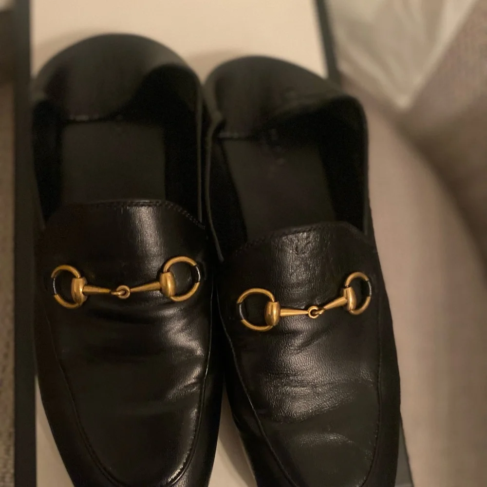 Gucci Black Leather Loafers with Gold Horsebit folds in the back also - Picture 10 of 16